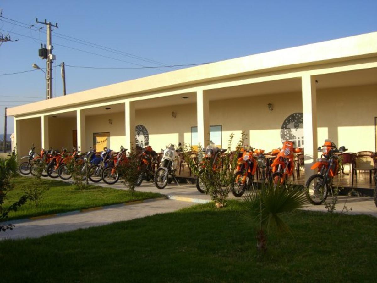 Motel Paris Dakar Selouane Exteriér fotografie